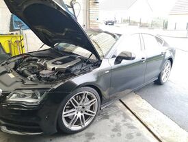 voiture en réparation