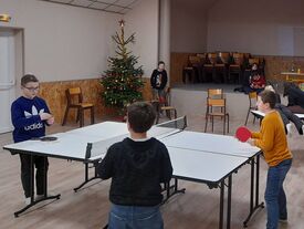 Partie de Ping-pong improvisée